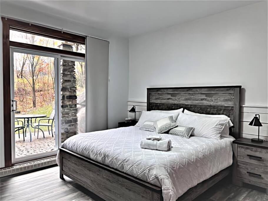 شقة Tremblant Les Eaux 227-1 By Escapades Tremblant مونت تريمبلانت المظهر الخارجي الصورة