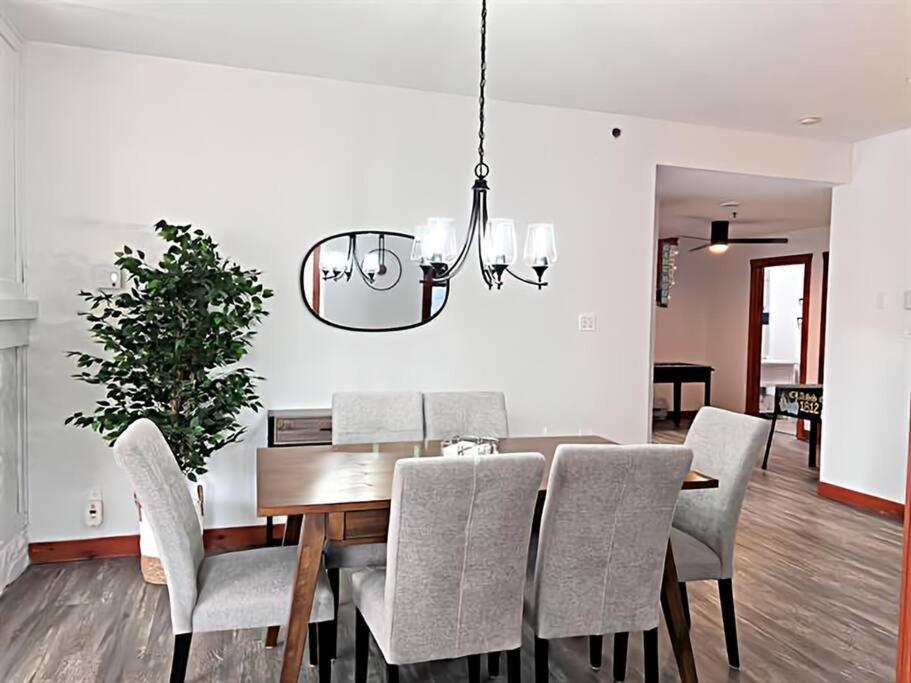 شقة Tremblant Les Eaux 227-1 By Escapades Tremblant مونت تريمبلانت المظهر الخارجي الصورة