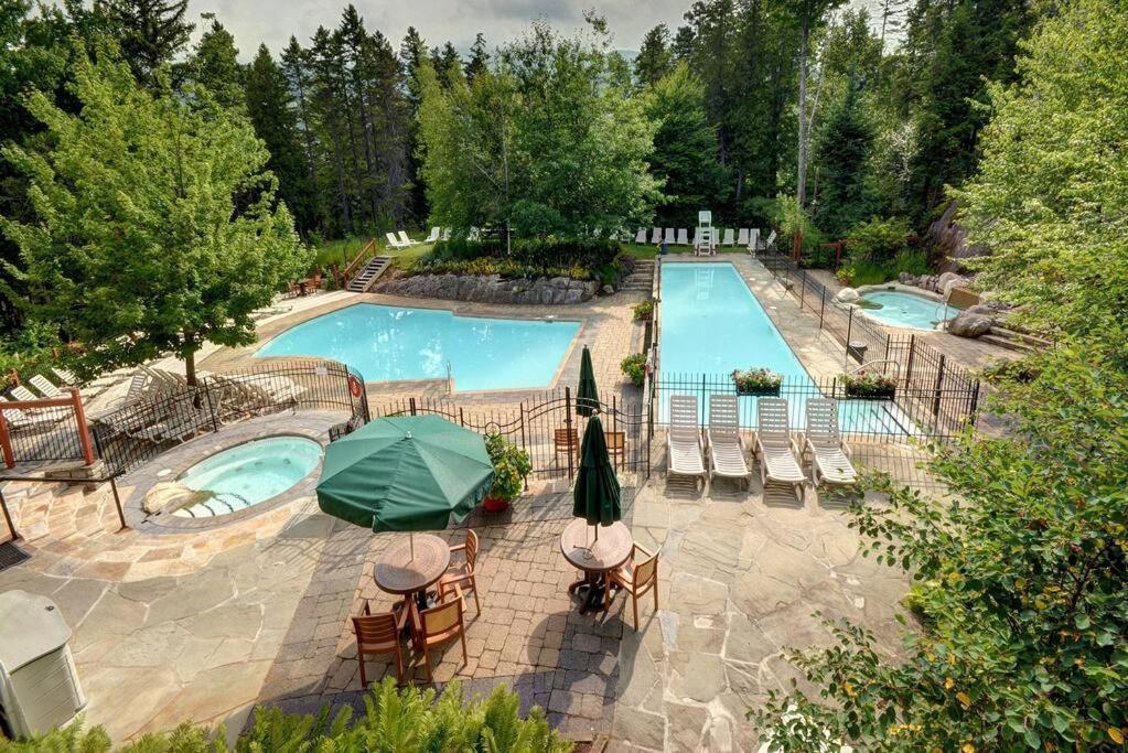 شقة Tremblant Les Eaux 227-1 By Escapades Tremblant مونت تريمبلانت المظهر الخارجي الصورة