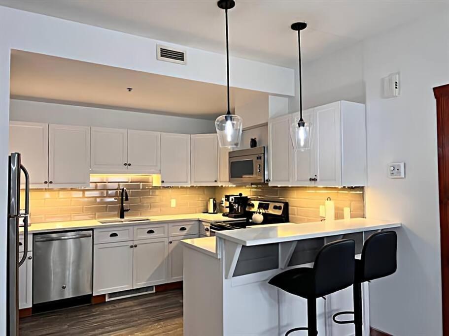 شقة Tremblant Les Eaux 227-1 By Escapades Tremblant مونت تريمبلانت المظهر الخارجي الصورة